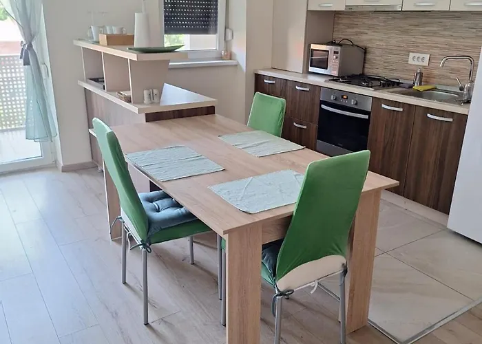 Mirvana Serenity Apartment *